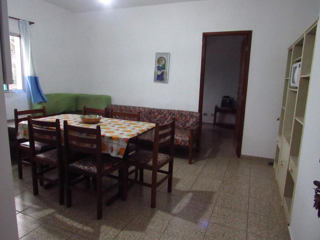 APTOS FAMILIA com AR CONDICIONADO UBATUBA Praia Pereque Acu room 3