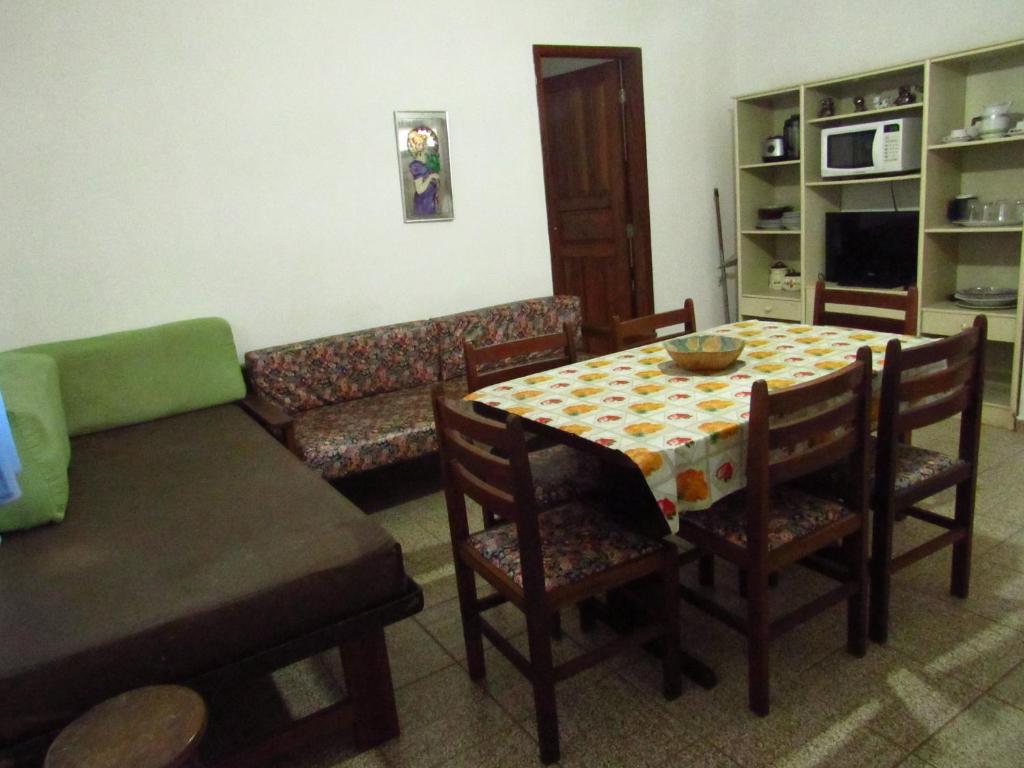 APTOS FAMILIA com AR CONDICIONADO UBATUBA Praia Pereque Acu room 4